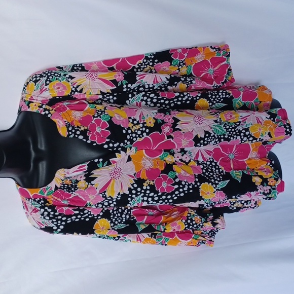 Crown & Ivy Blouse, Pink Floral Smocked Textured Peasant Top - Picture 1 of 7